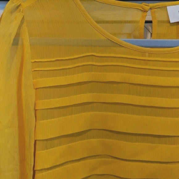 LOFT Pintuck Chiffon Blouse Women’s Medium - Picture 2 of 5